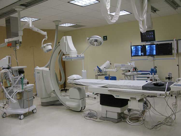 Cardiac catheterization laboratory at Hospital Ángeles